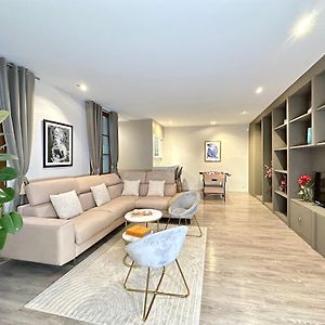 Luxurious Flat In Saint-Germain-Des-Pres